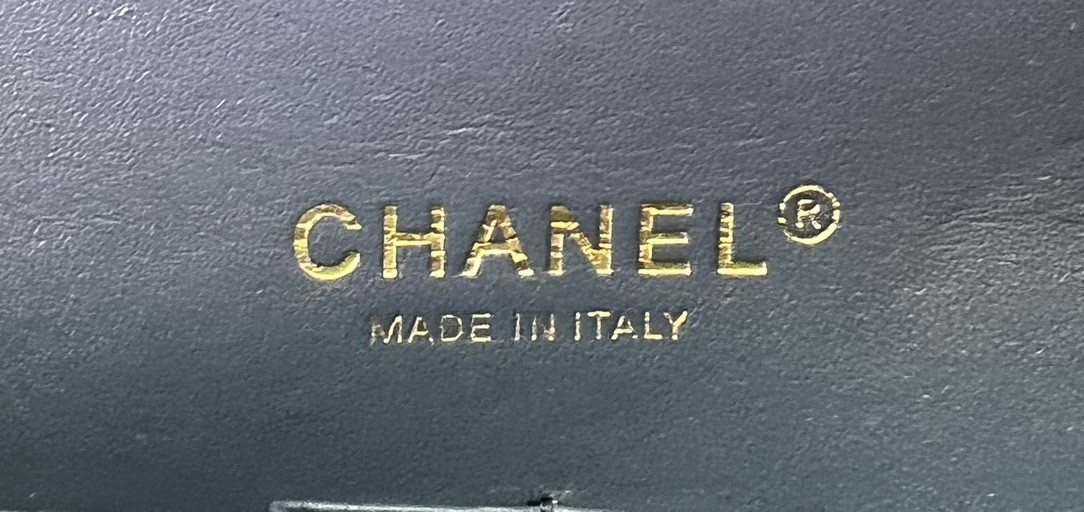 CHANEL CLASSIC 11.12 HANDBAG Tweed & Gold-Tone Metal 6 × 9.9 × 2.5 in