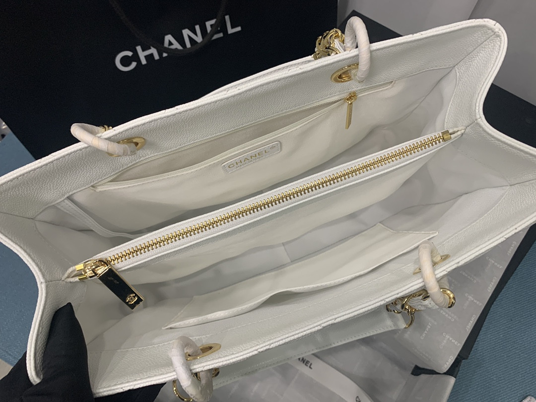 Ch**el GST CAVIAR LEATHER HARDWARE 24X33X13CM