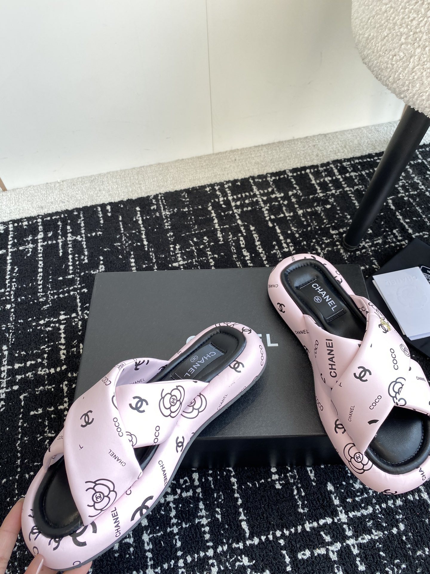 UA Ch**el SLIPPERS