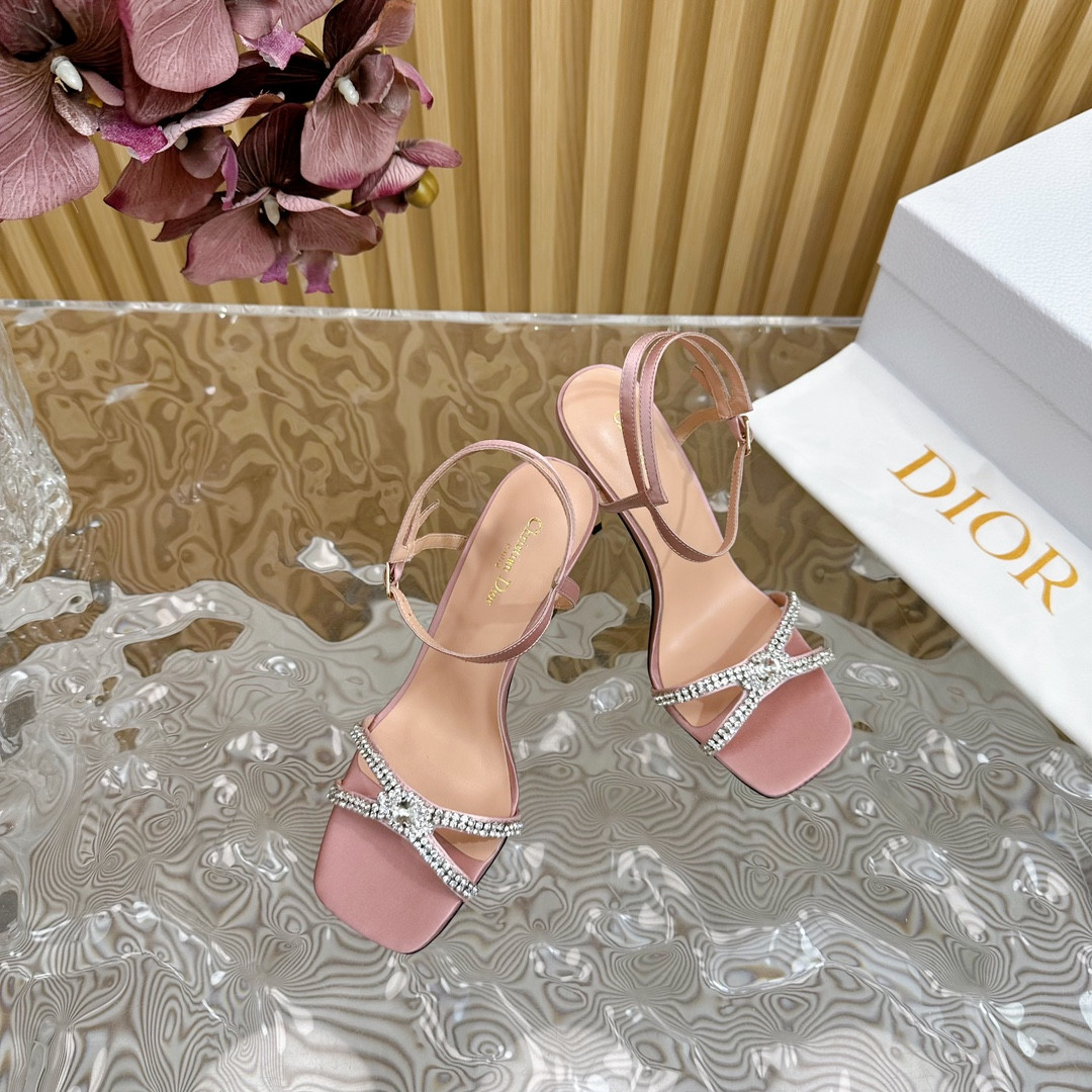 UA D10r Slingback Pump