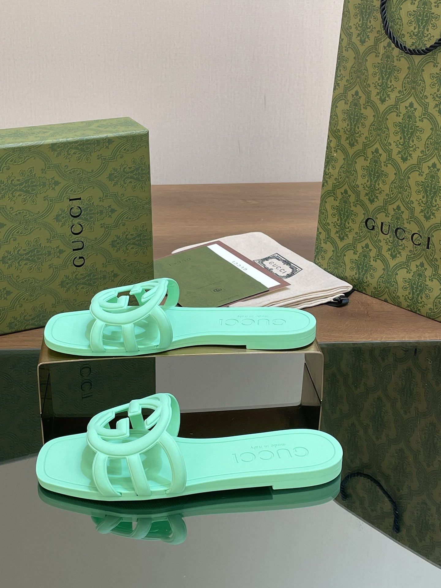 UA Gvc*1 INTERLOCKING G SLIDE SANDAL Pale Green