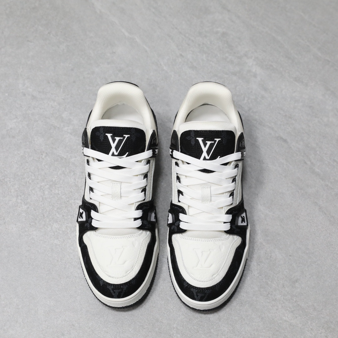 UA LV Trainer Sneaker
