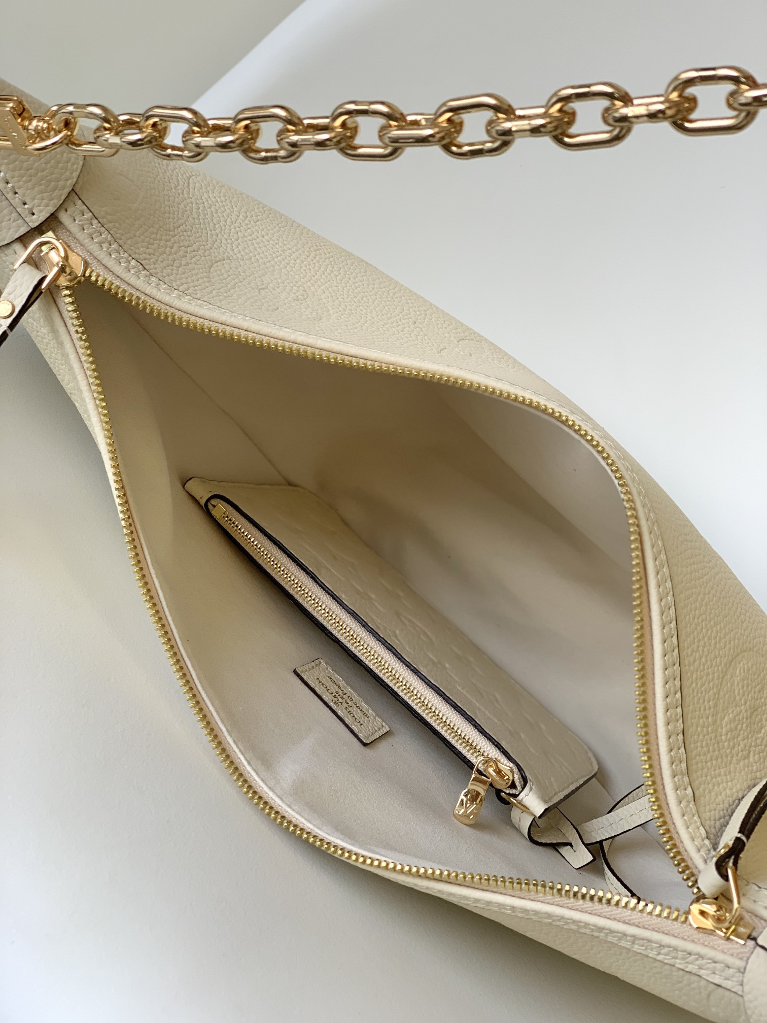 LV Loop Hobo M46739 15 x 10.2 x 3.9 inches