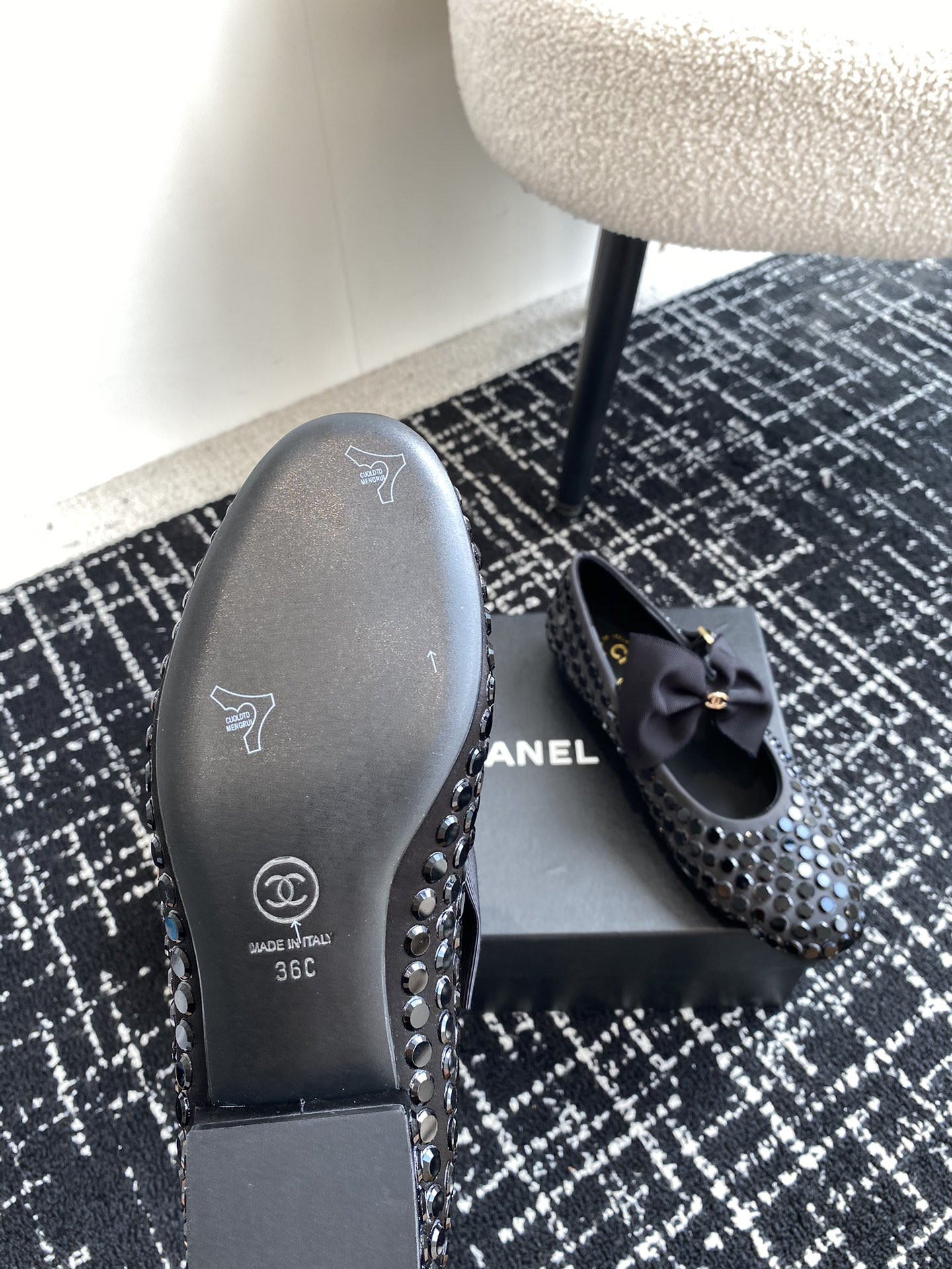 UA Ch**el MARY JANES FLAT