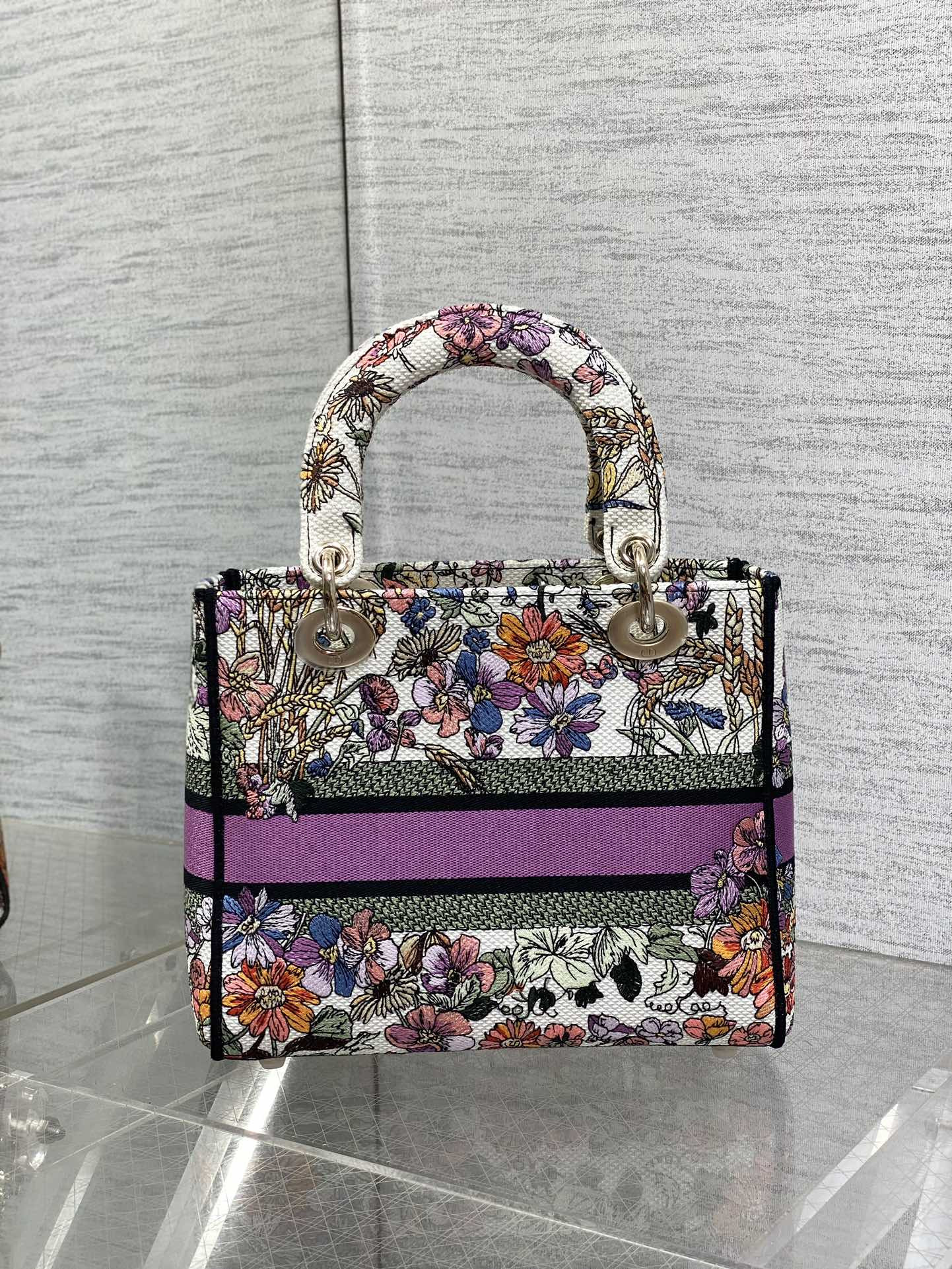 Medium Lady D10r Bag White Multicolor D10r 4 Saisons Été Embroidery 24 x 20 x 12 cm