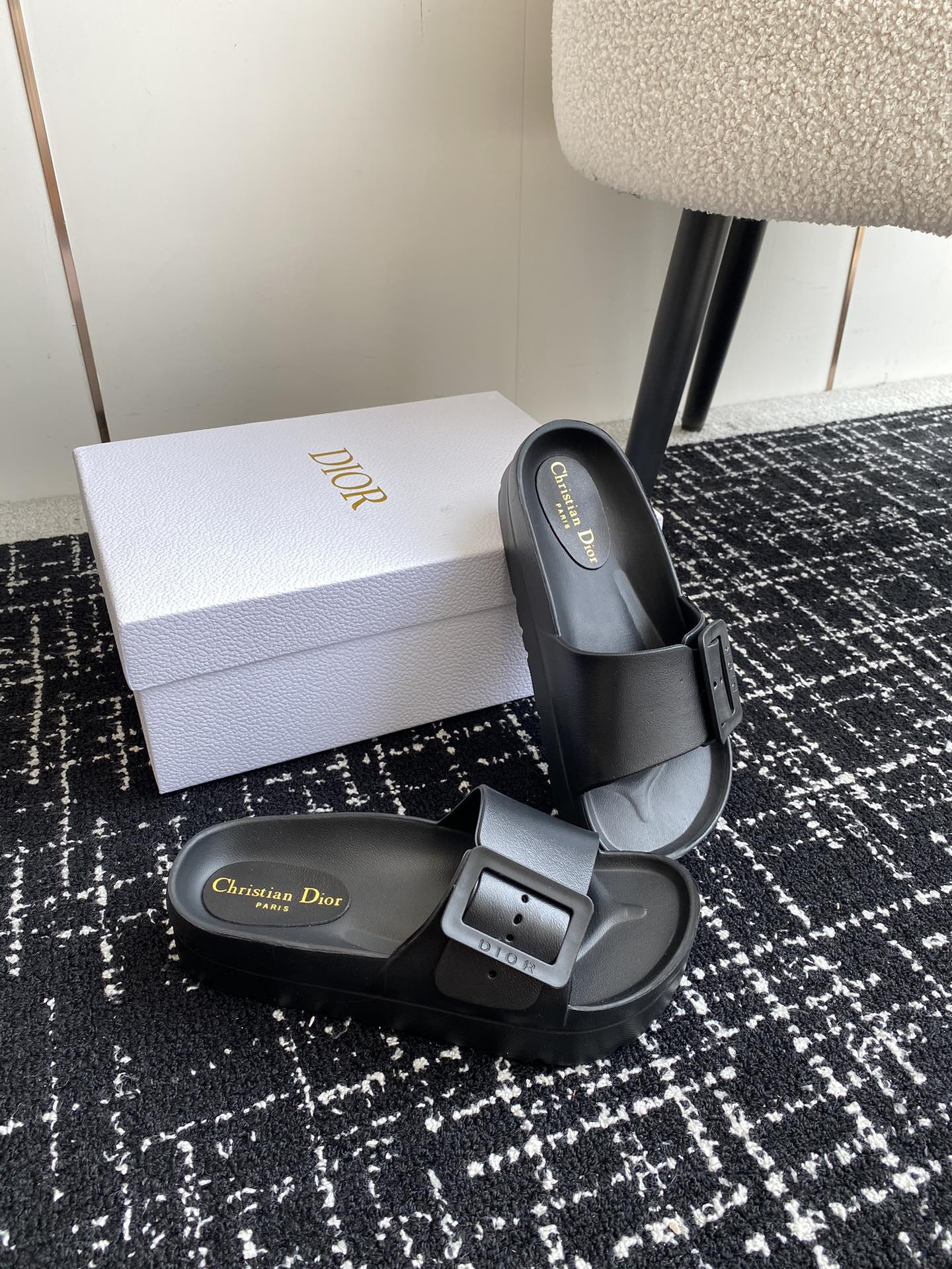 UA D10r Slide Black