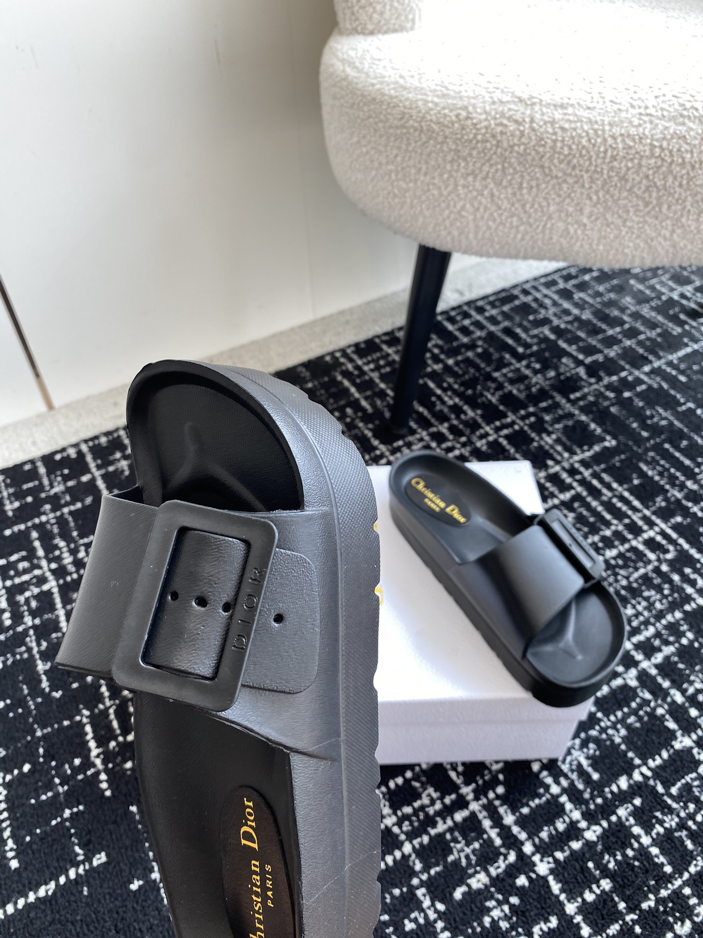UA D10r Slide Black