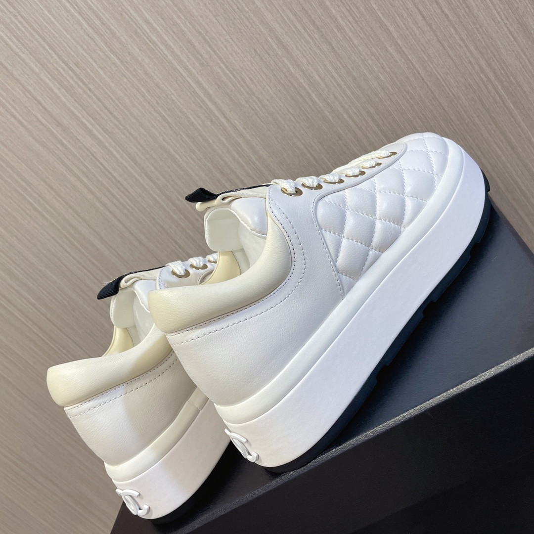 UA Ch**el SNEAKERS