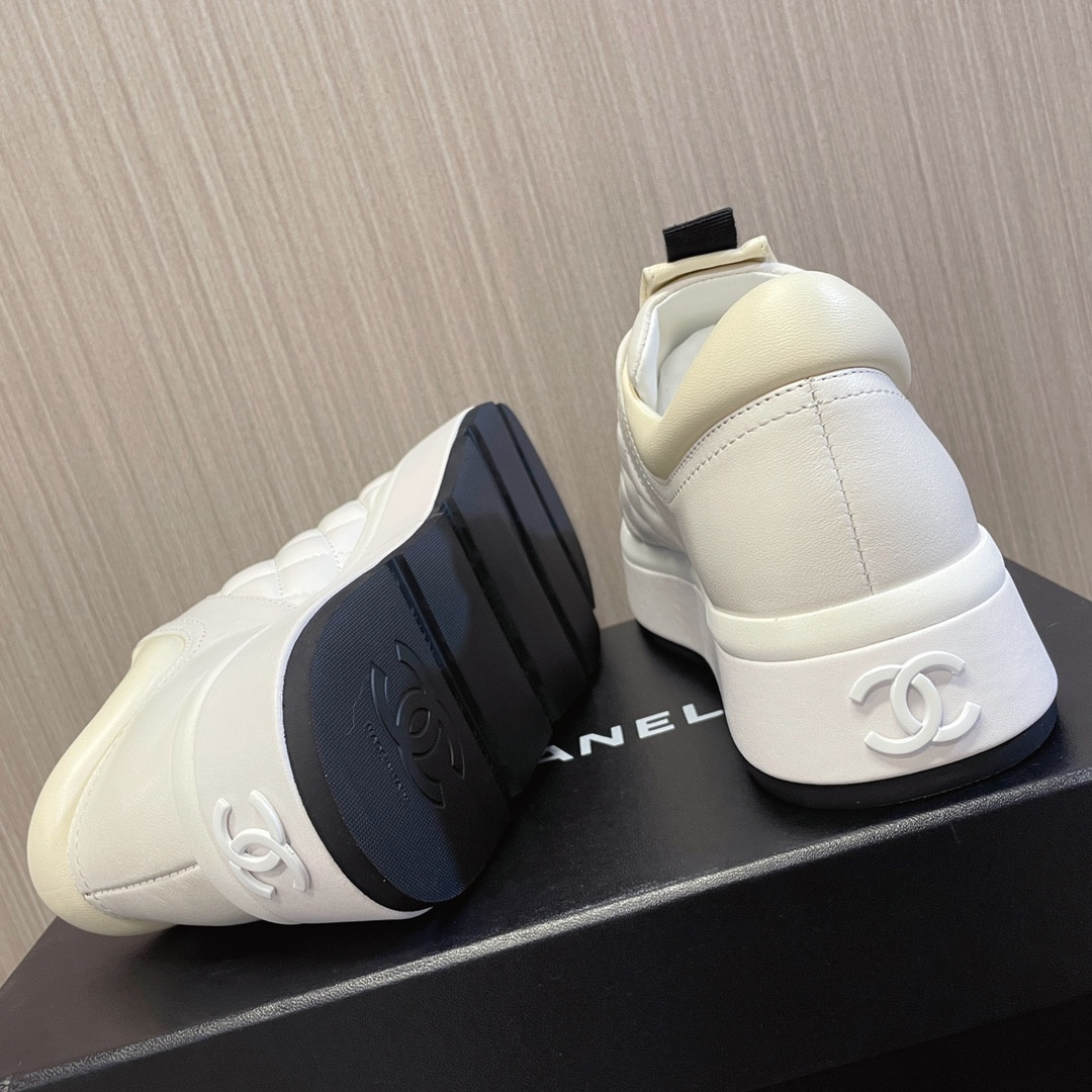 UA Ch**el SNEAKERS