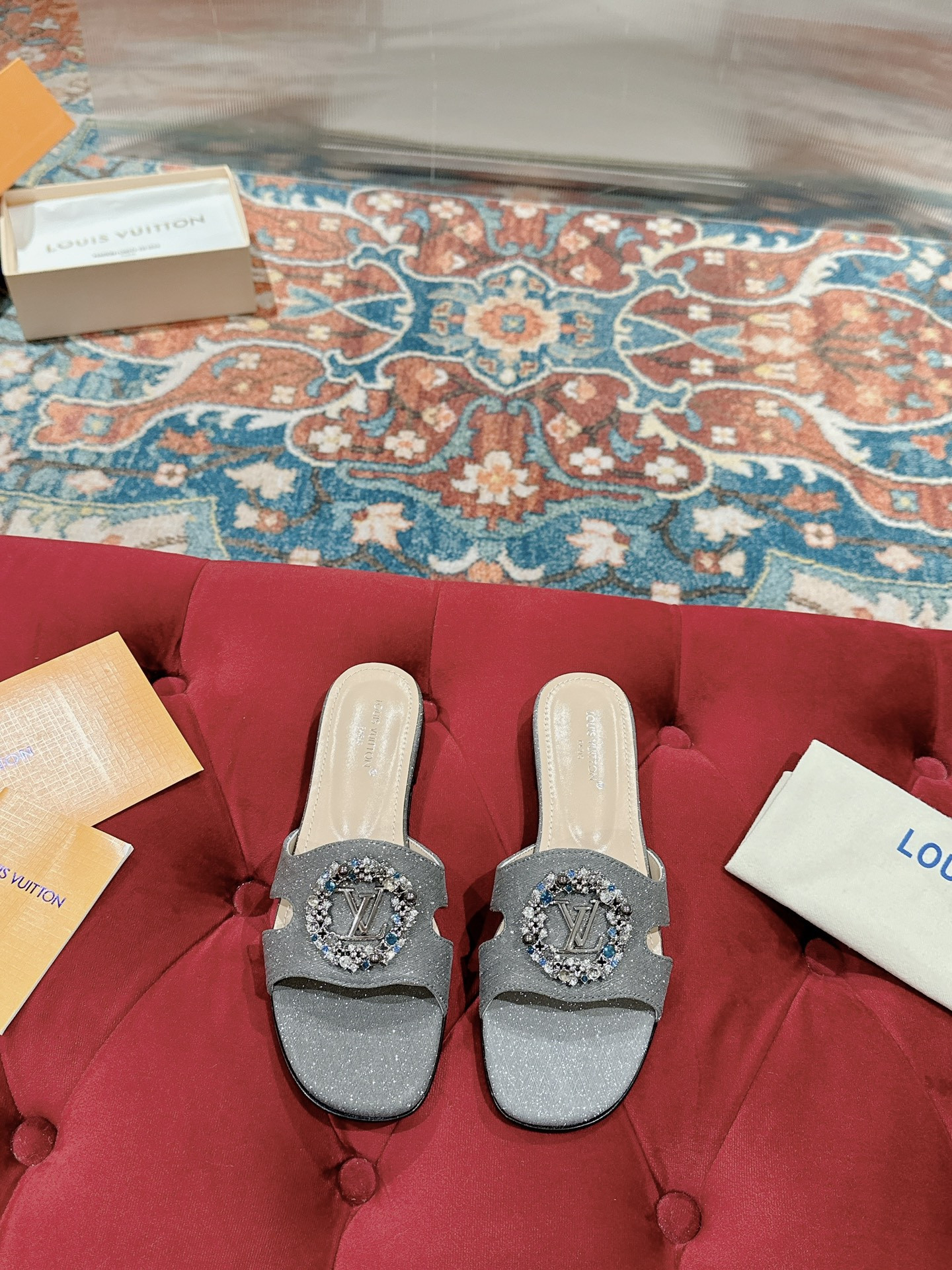 UA LV Flat Mule