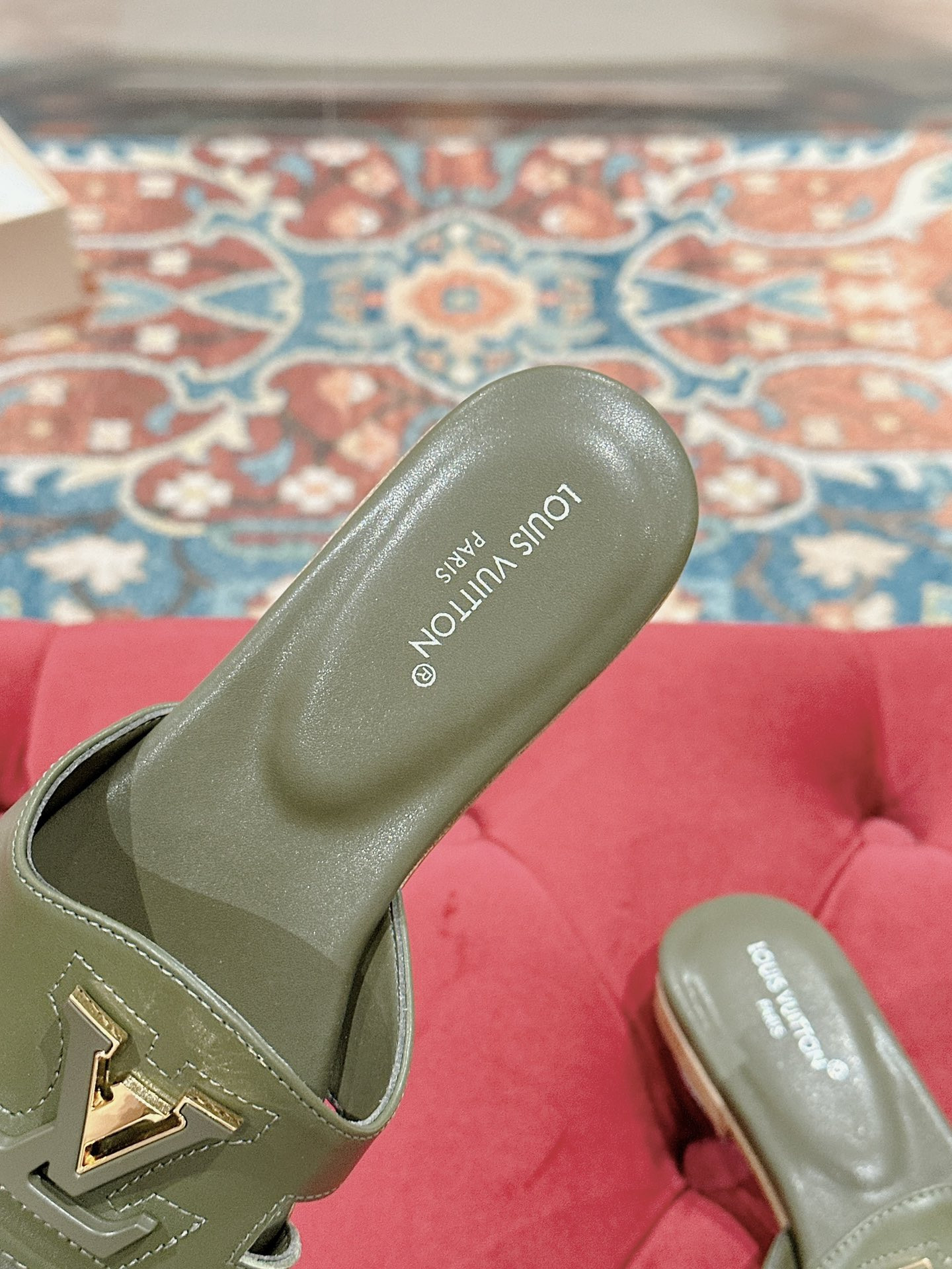 UA LV Flat Mule