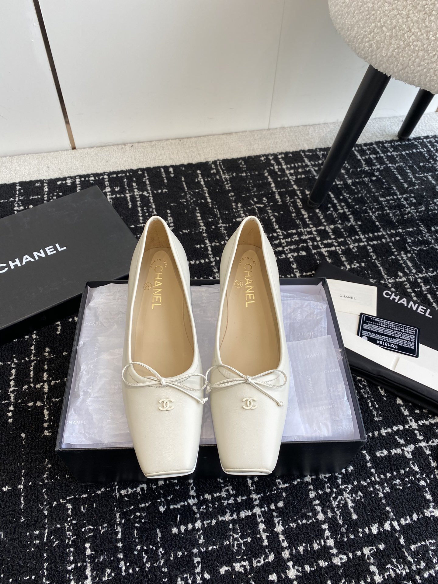 UA Ch**el VINTAGE BALLET FLATS