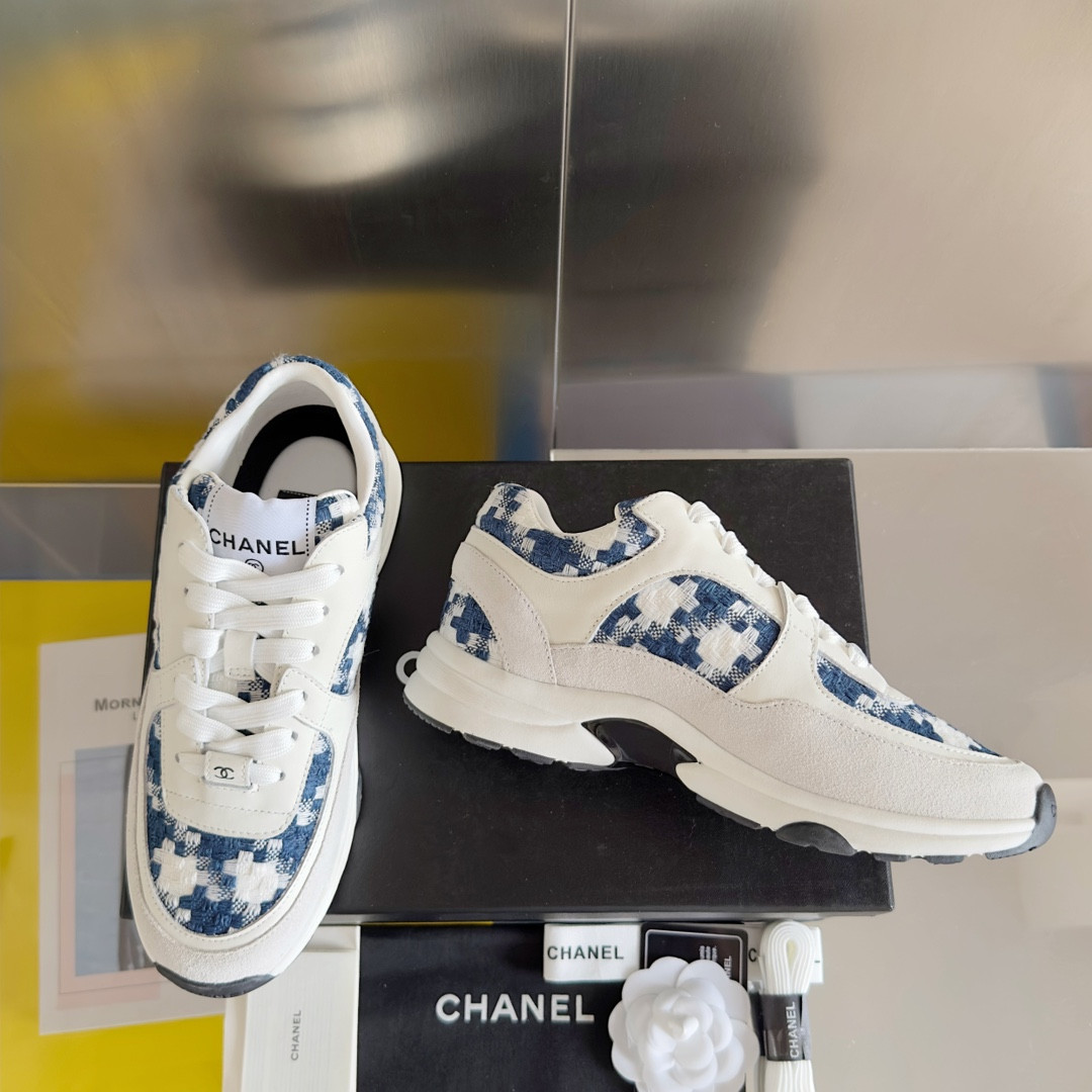 UA Ch**el SNEAKER