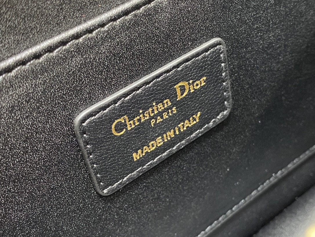 D10r Medium D10r Ange Bag Black Macrocannage Calfskin 26 x 17 x 9 cm