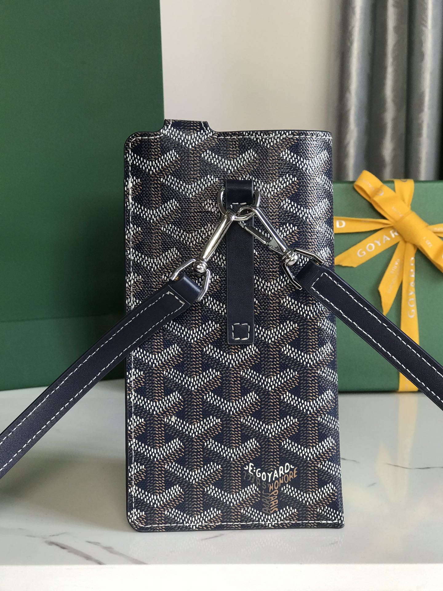G09ard Card Bag 10cm x 1cm x 18cm