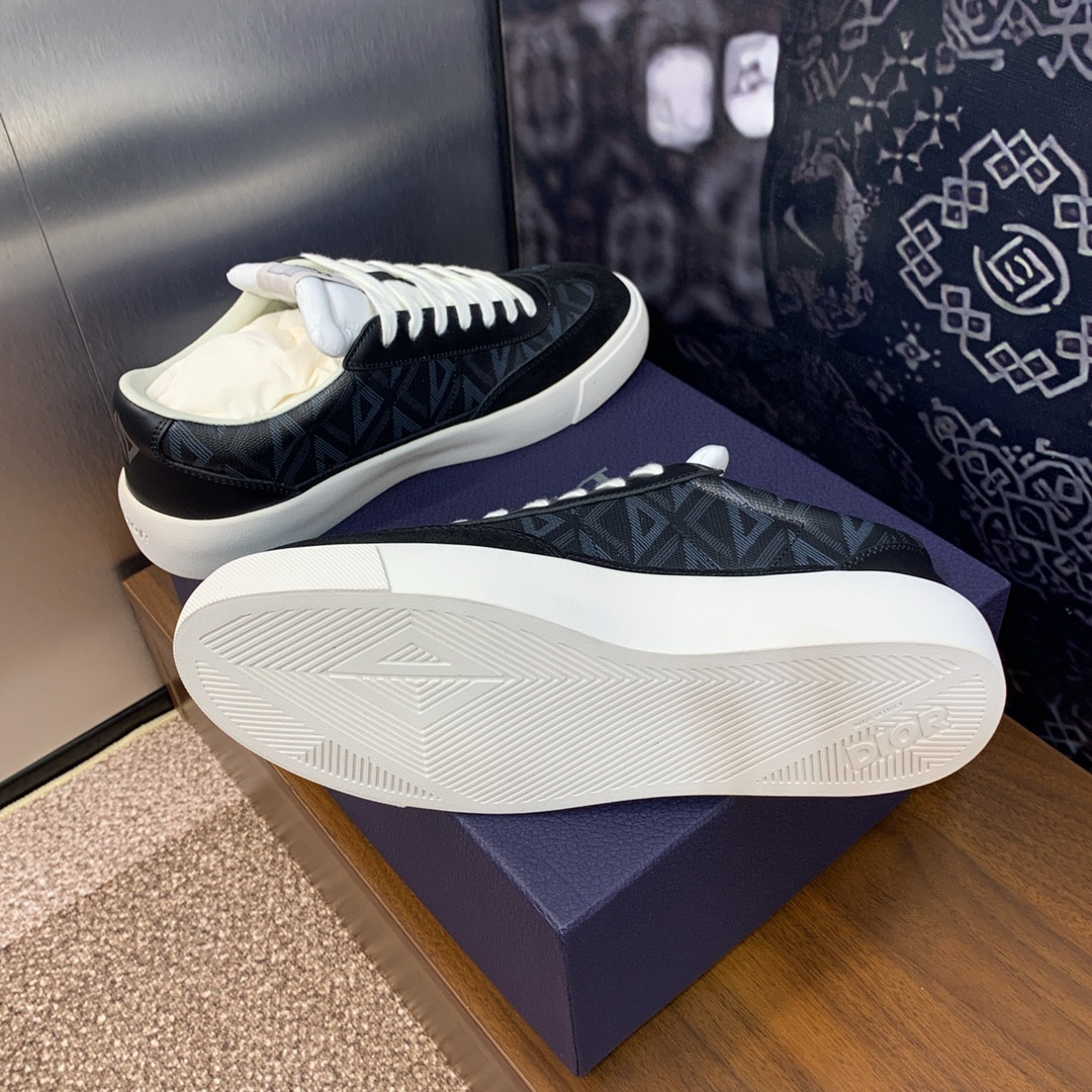 UA D10r B101 Sneaker