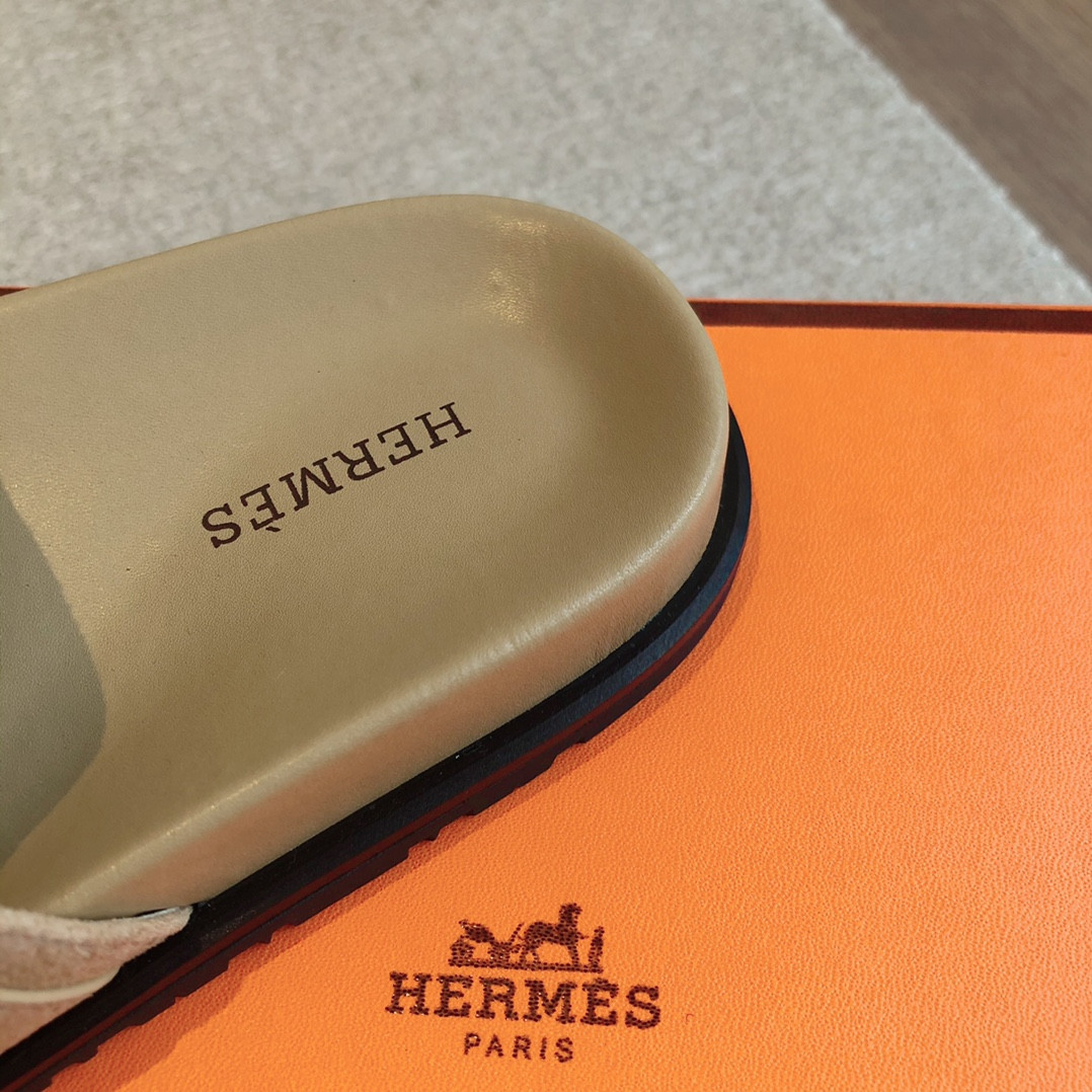 UA H**me5 Empire Sandal