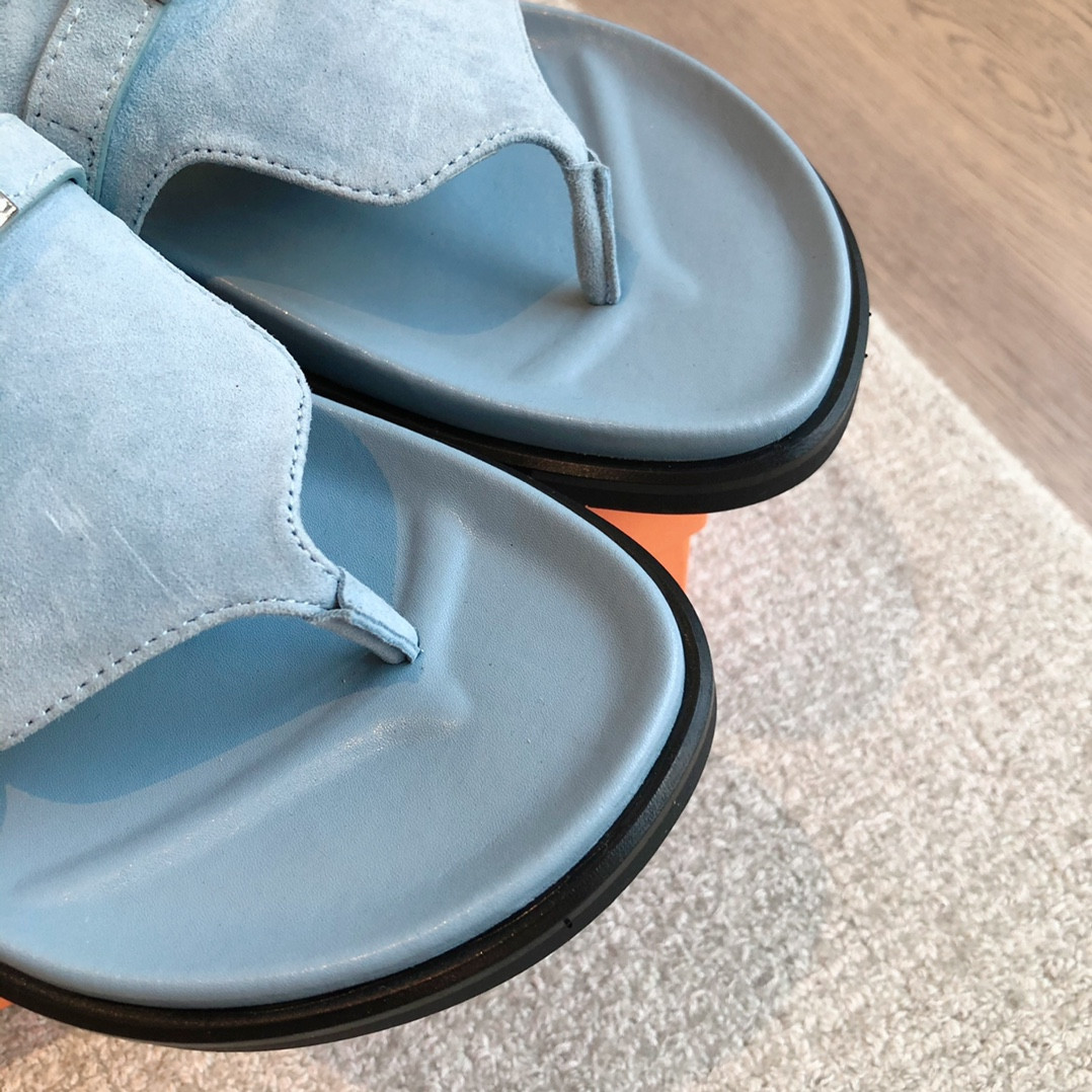 UA H**me5 Empire Sandal
