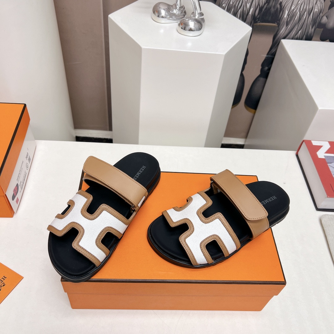 UA H**me5 Chypre sandal