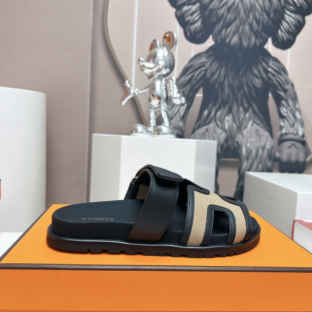 UA H**me5 Chypre sandal