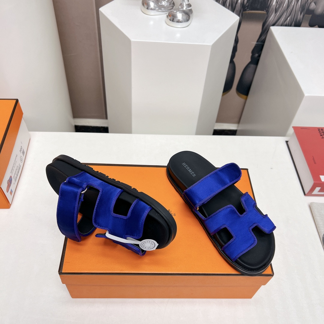 UA H**me5 Chypre sandal