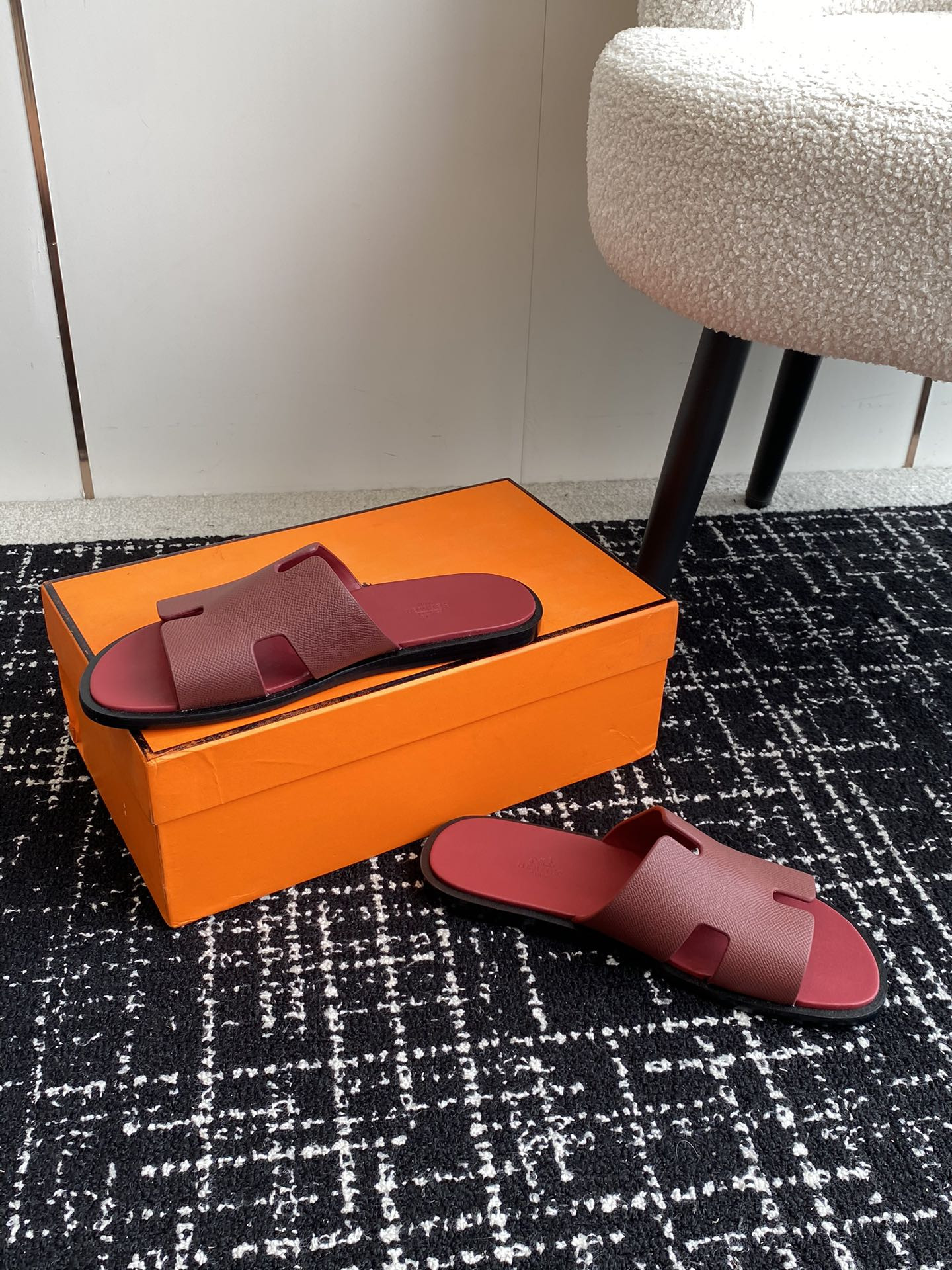 UA H**me5 Izmir sandal