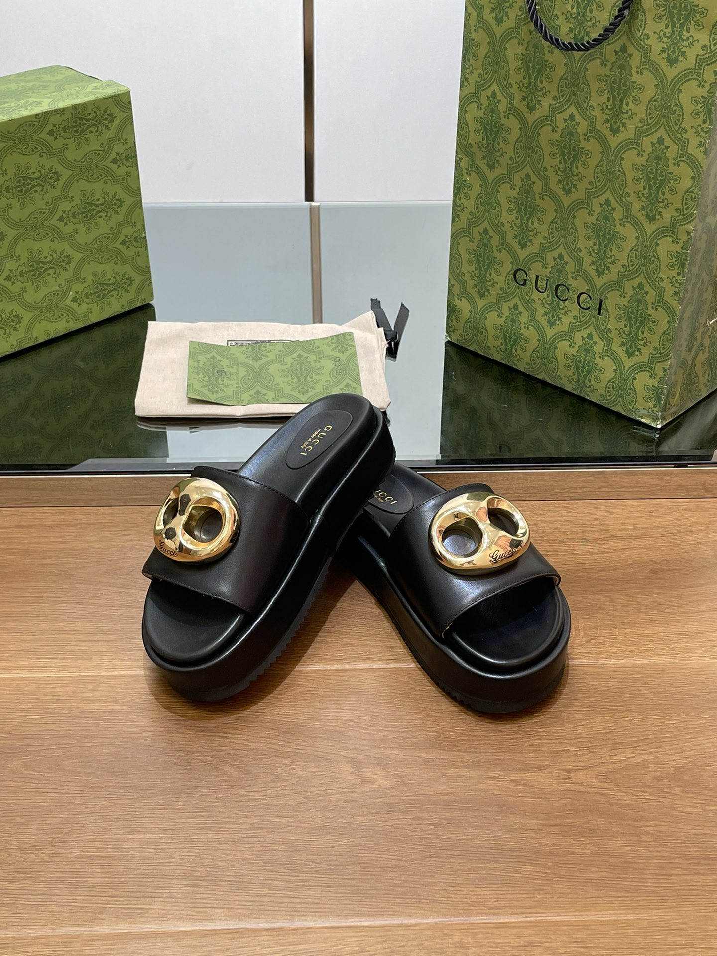 UA Gvc*1 MARINA CHAIN SLIDE