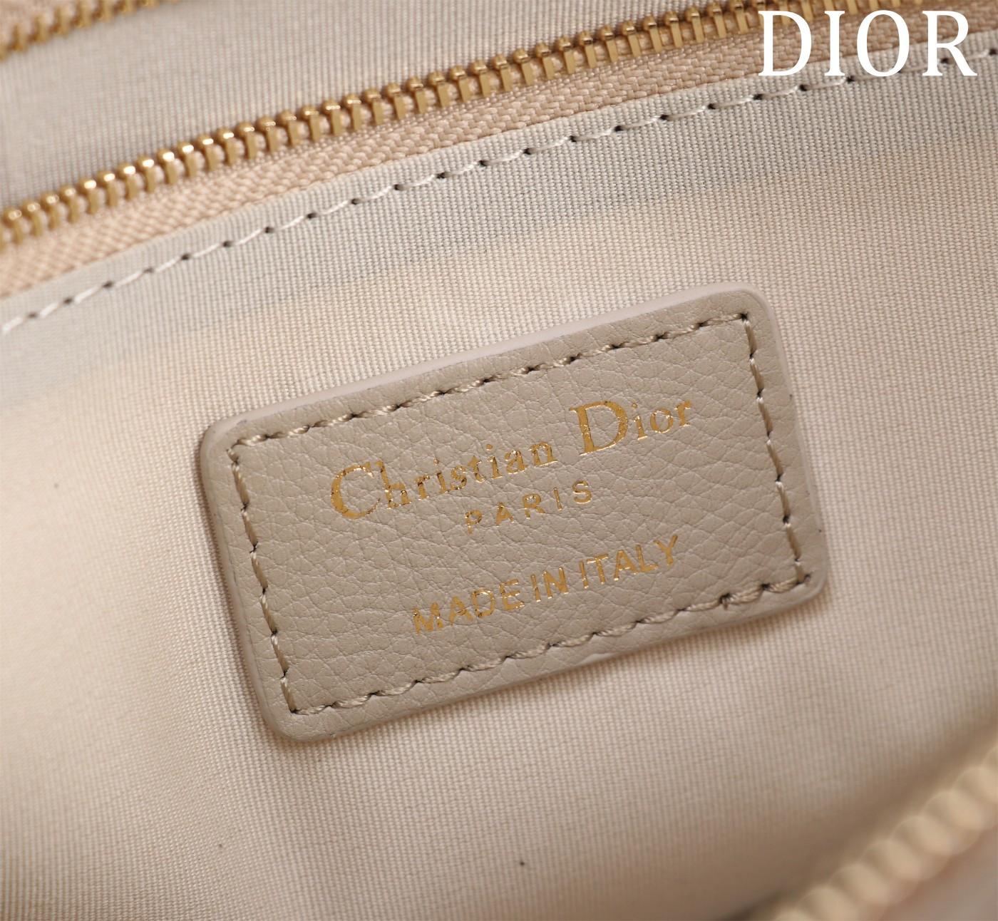 Large D10r Caro Daily Pouch 30 x 21.5 cm