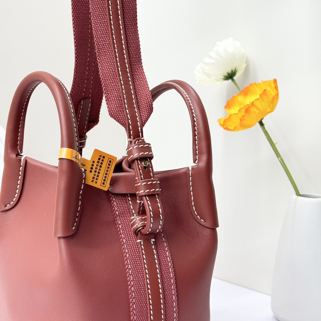 L0r0 P1ana Micro Bale bag Smooth Calfskin 23 x 16 x 14 cm
