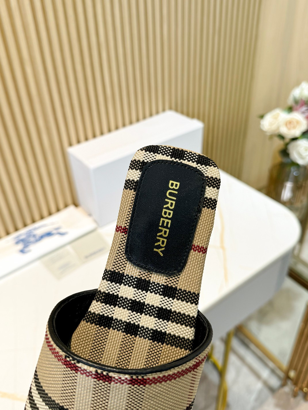 UA Bv*b*rry Check Slides