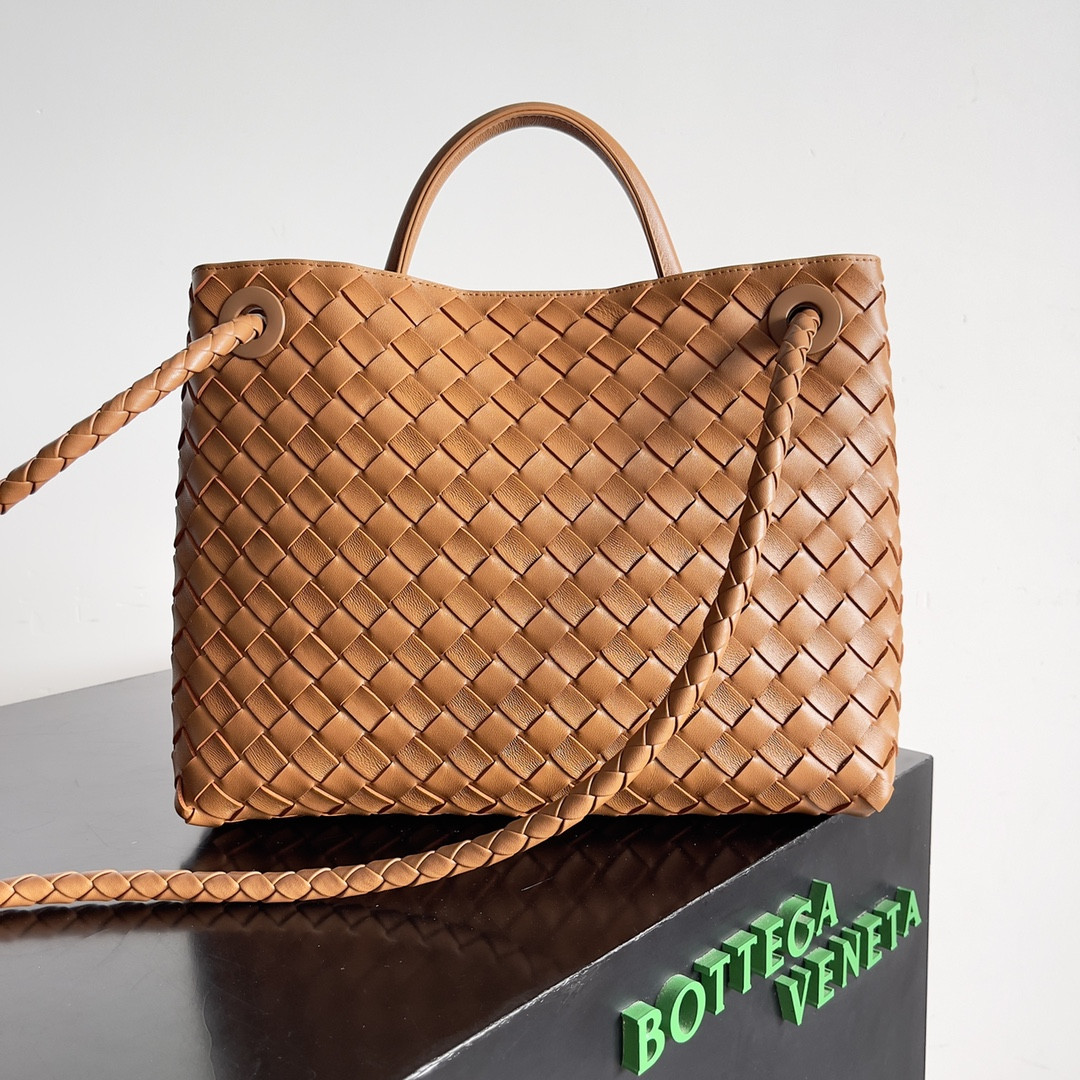 B0tt*ga Ven*ta Medium Andiamo 32x25x11CM