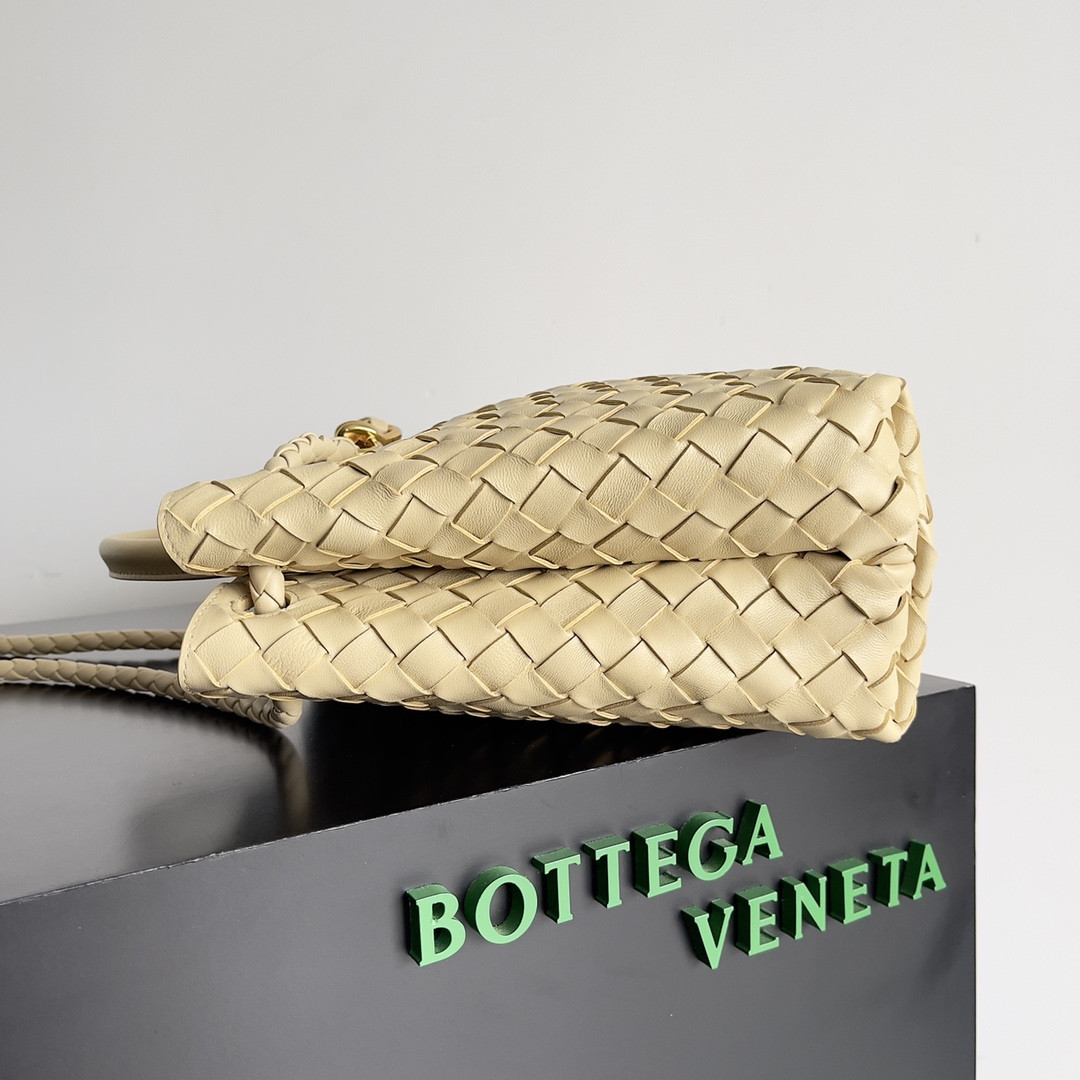 B0tt*ga Ven*ta Medium Andiamo 32x25x11CM