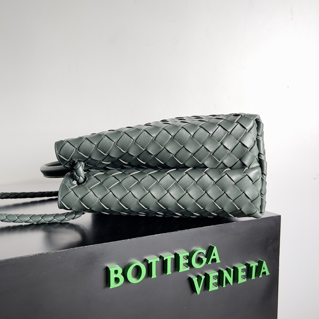 B0tt*ga Ven*ta Medium Andiamo 32x25x11CM