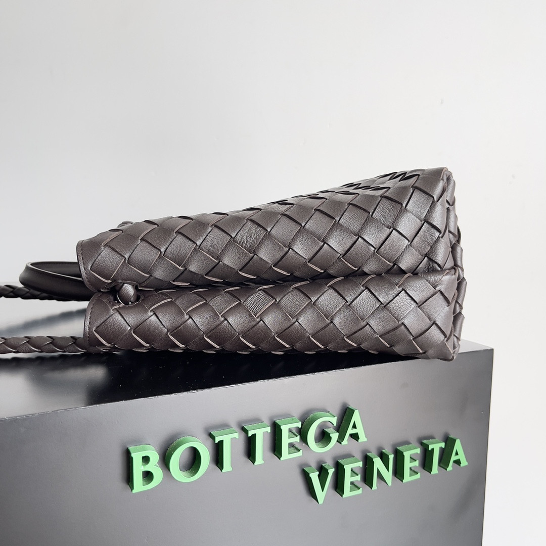 B0tt*ga Ven*ta Medium Andiamo 32x25x11CM