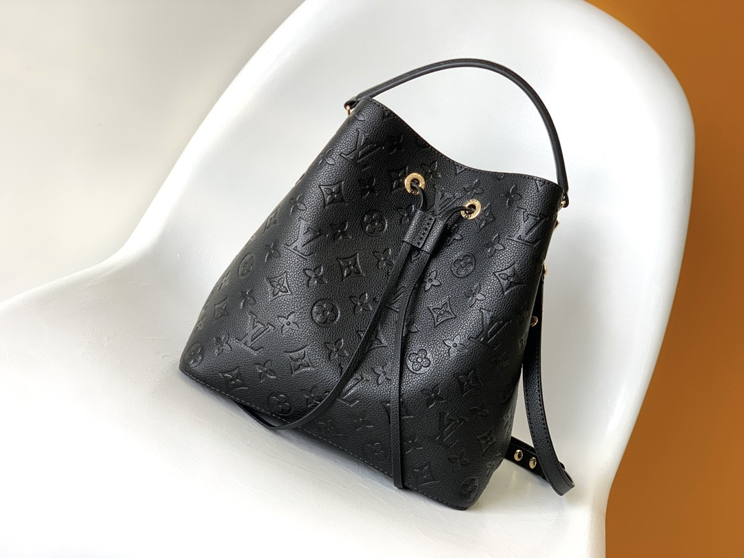 LV NéoNoé MM M45306 25.9 x 25.9 x 17.5CM