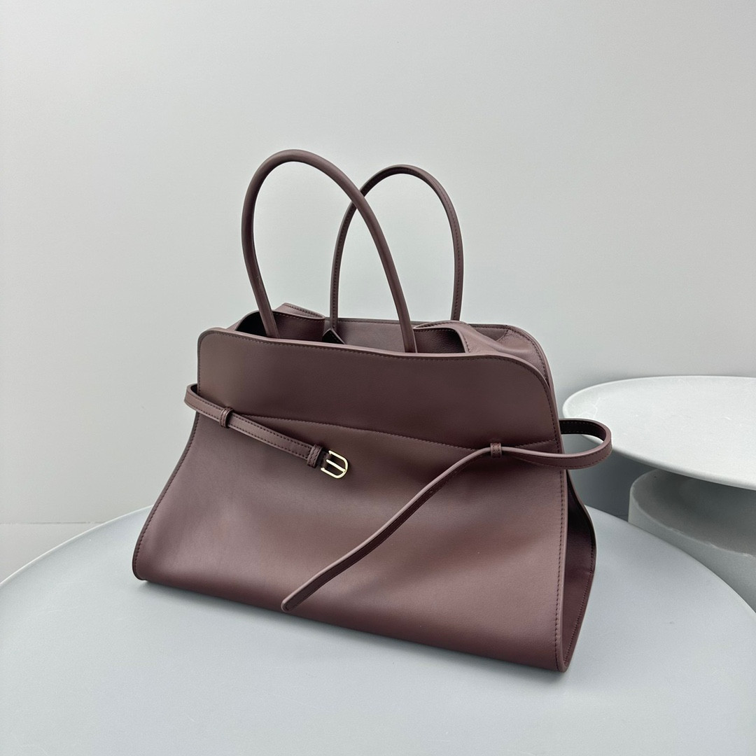 The R0w Margaux belt 15 38.5x16x30cm