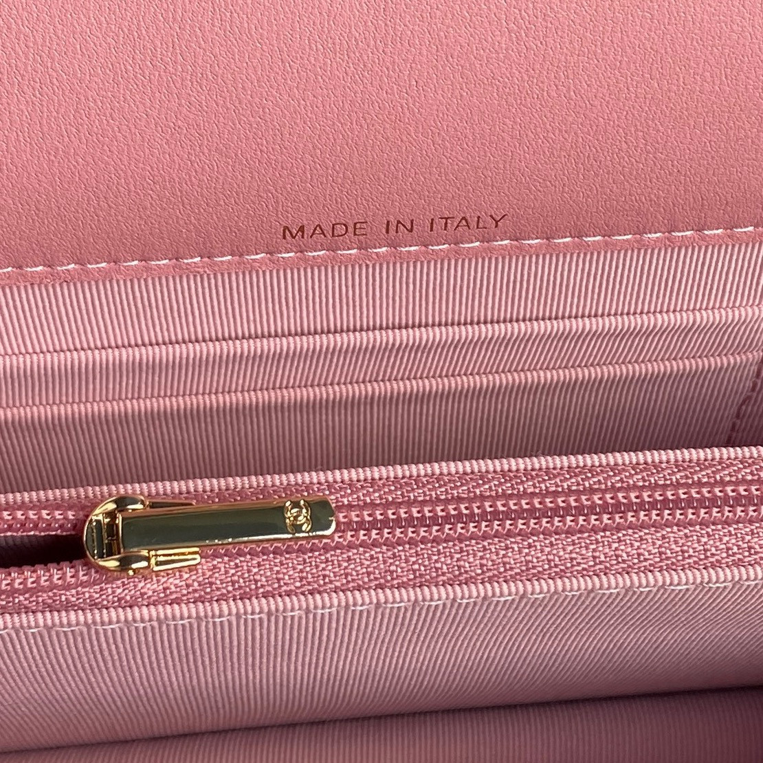 Ch**el Clutch With Chain 19cm