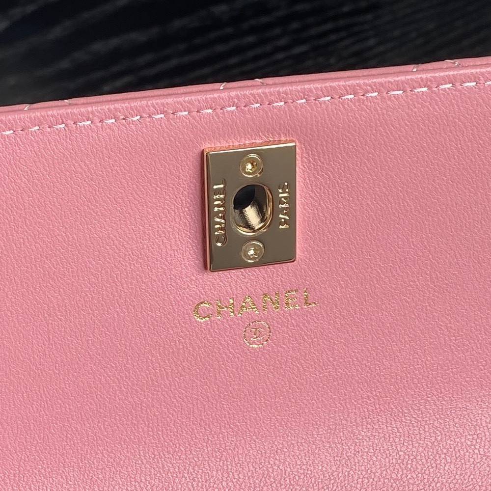 Ch**el Clutch With Chain 19cm