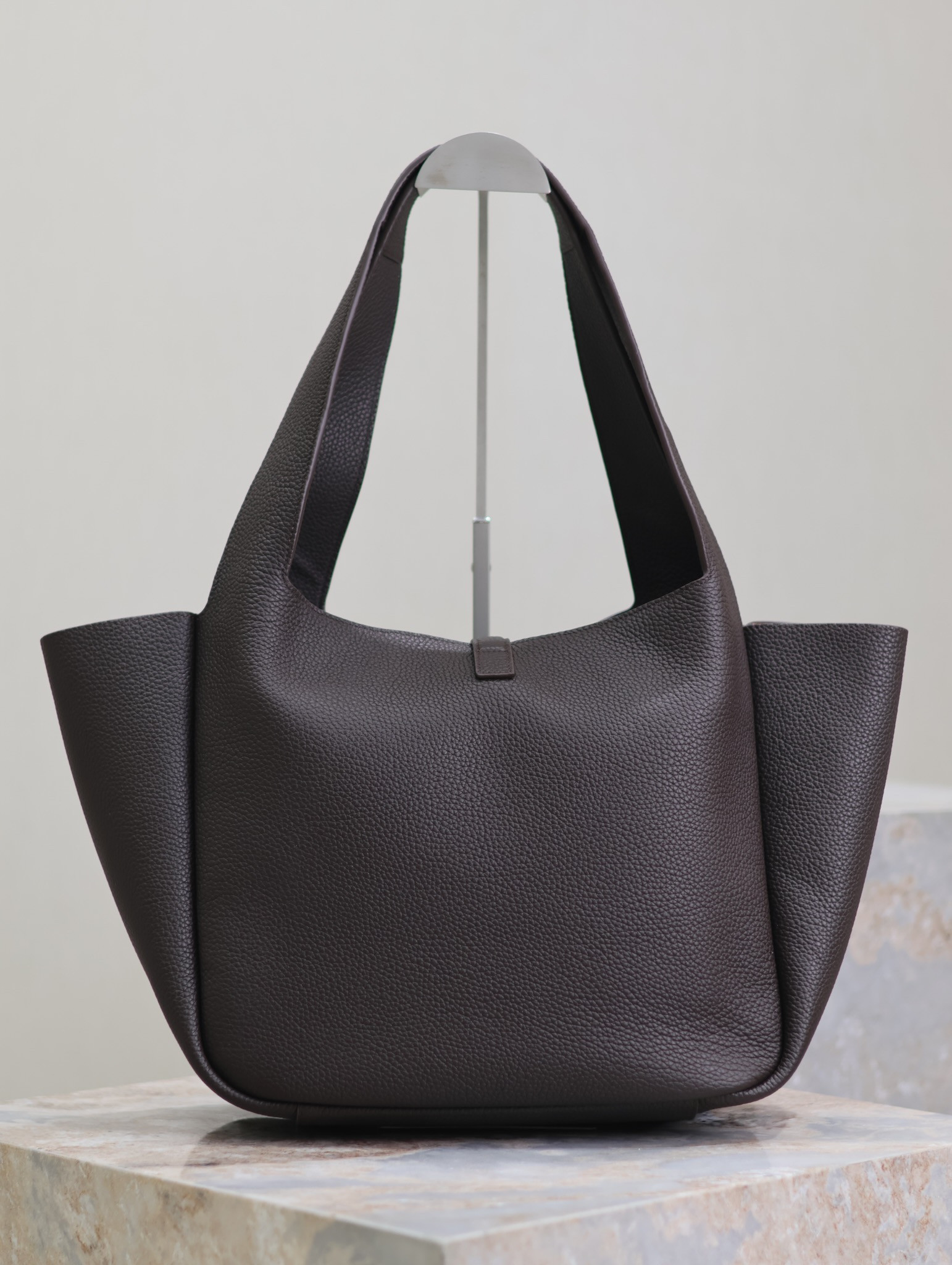 Y51 LE 5 À 7 BEA in grained leather 50×28×18cm