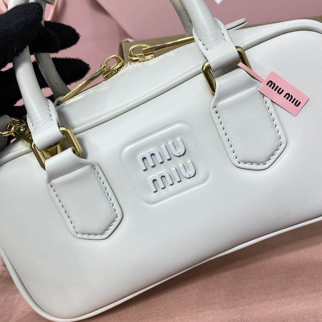 M1v M1v arcadie leather bag 10.5x22x7.5cm