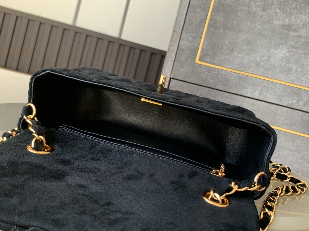 Ch**el MINI CLASSIC 11.12 HANDBAG 20 12×20×6cm