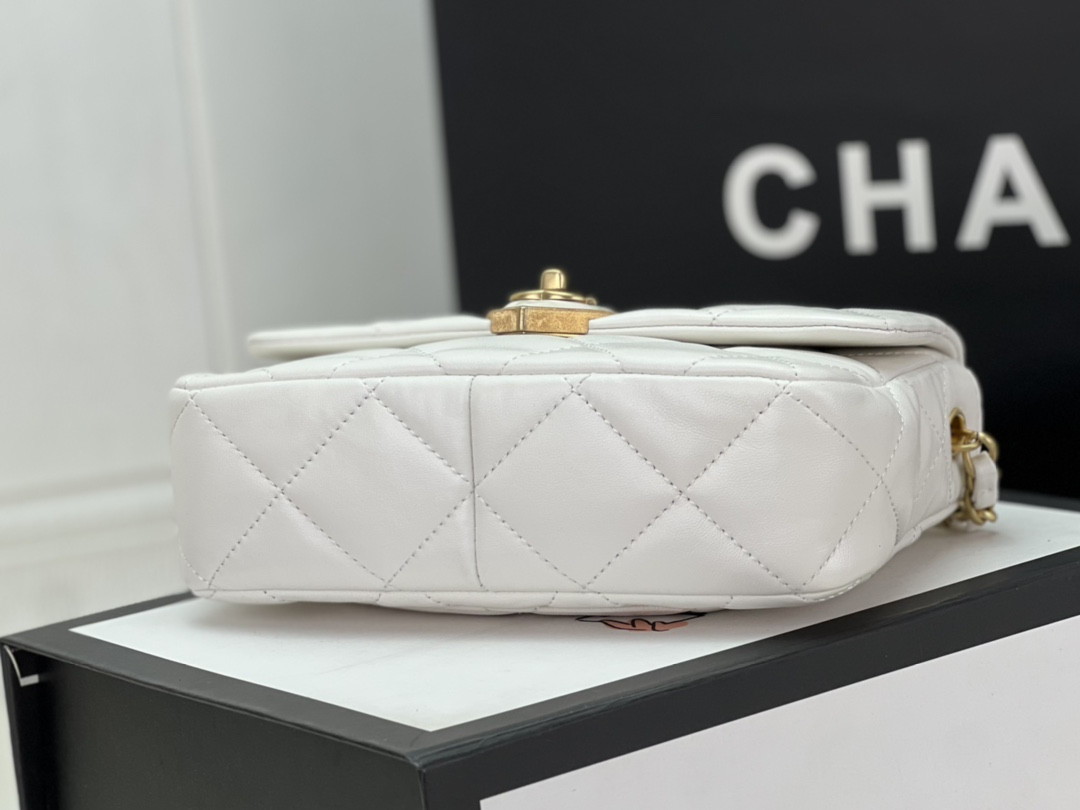Ch**el FLAP HANDBAG CF 21x14x6cm