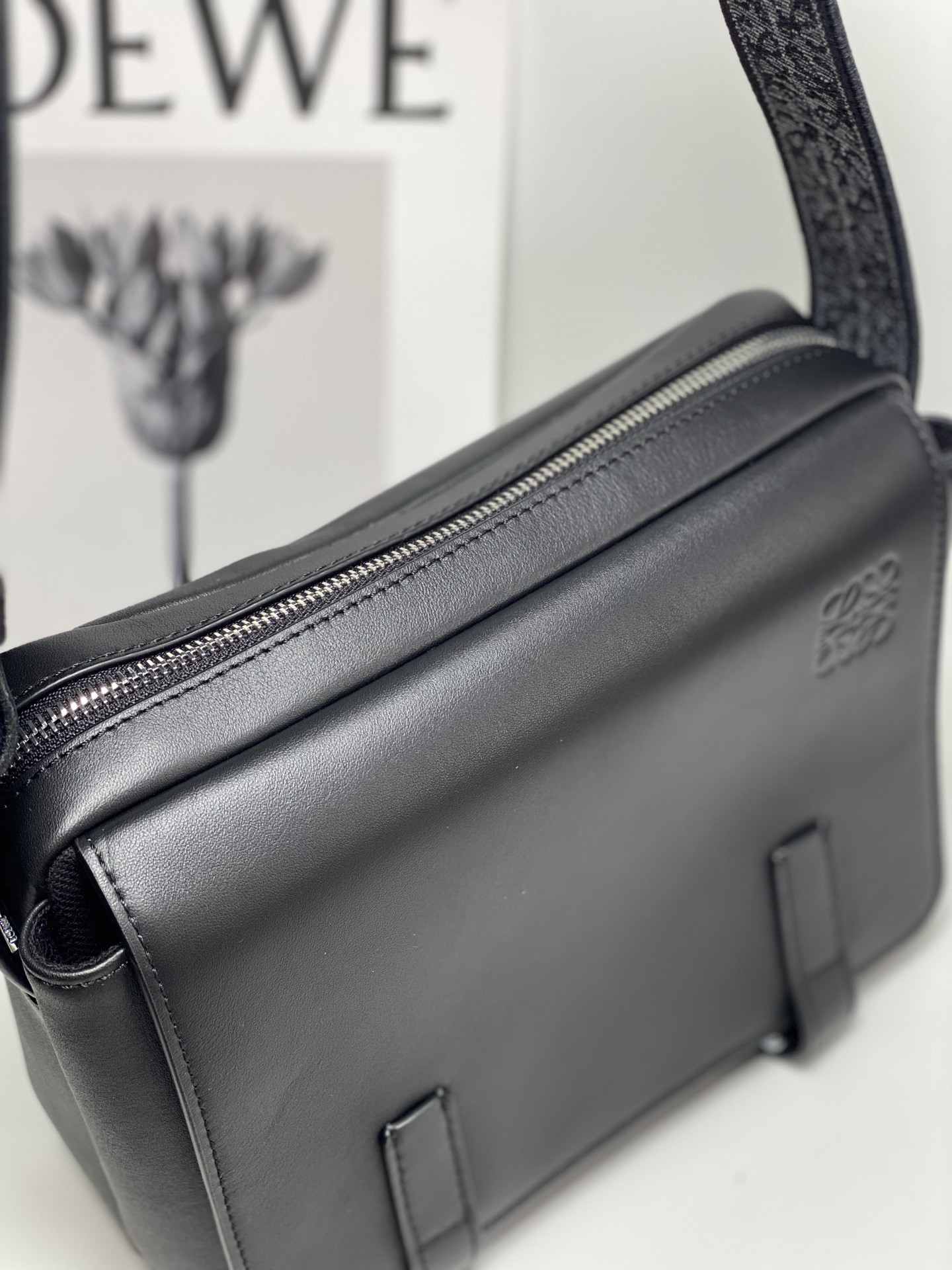 L0ew* XS Military messenger bag in S*pple smooth calfskin and jacquard 18x23x9cm