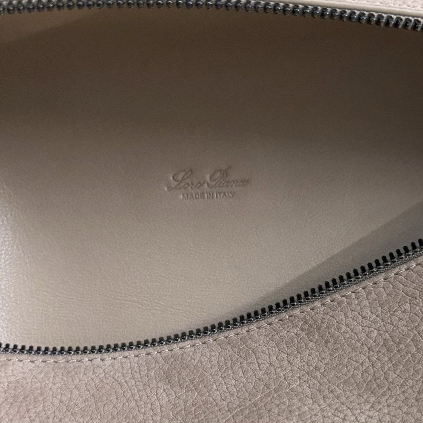 L0r0 P1ana Extra pouch L29 29x18x5cm