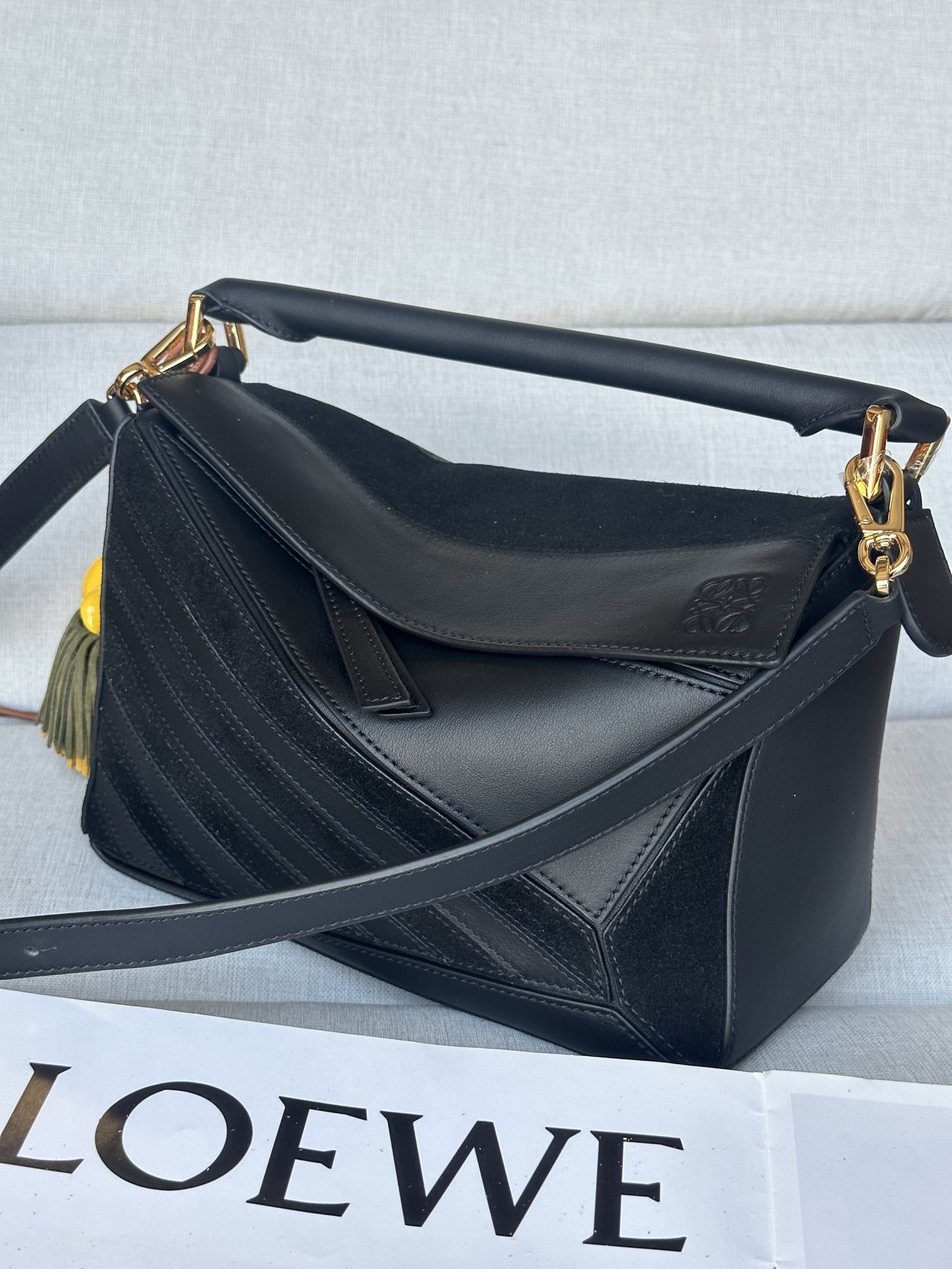 LOEWE Small Puzzle Bag in Classic Calfskin and Suede 16.5x24x10.5cm