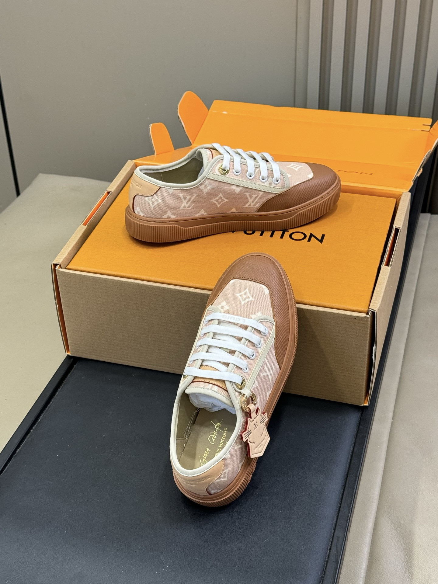 UA LV Lagoon Sneaker
