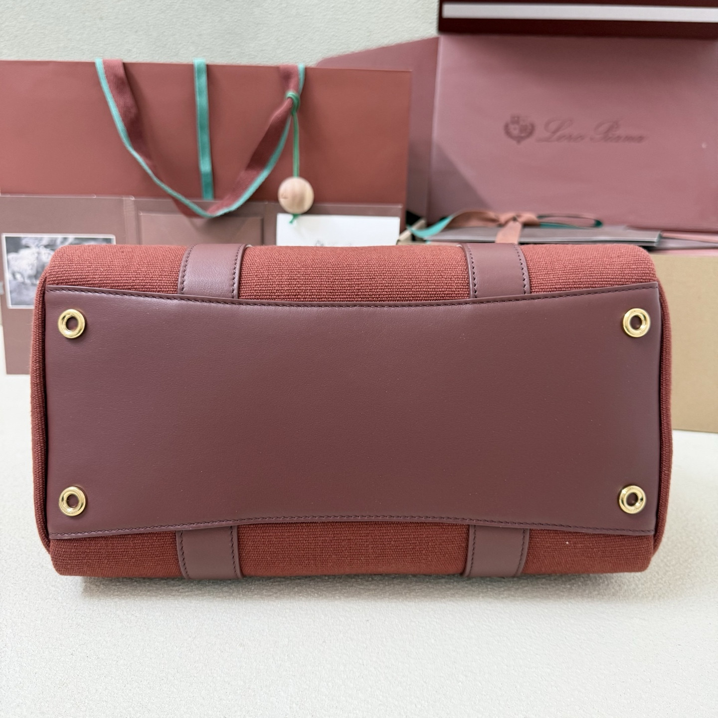 Loro Piana Loom L32 33x23x18cm