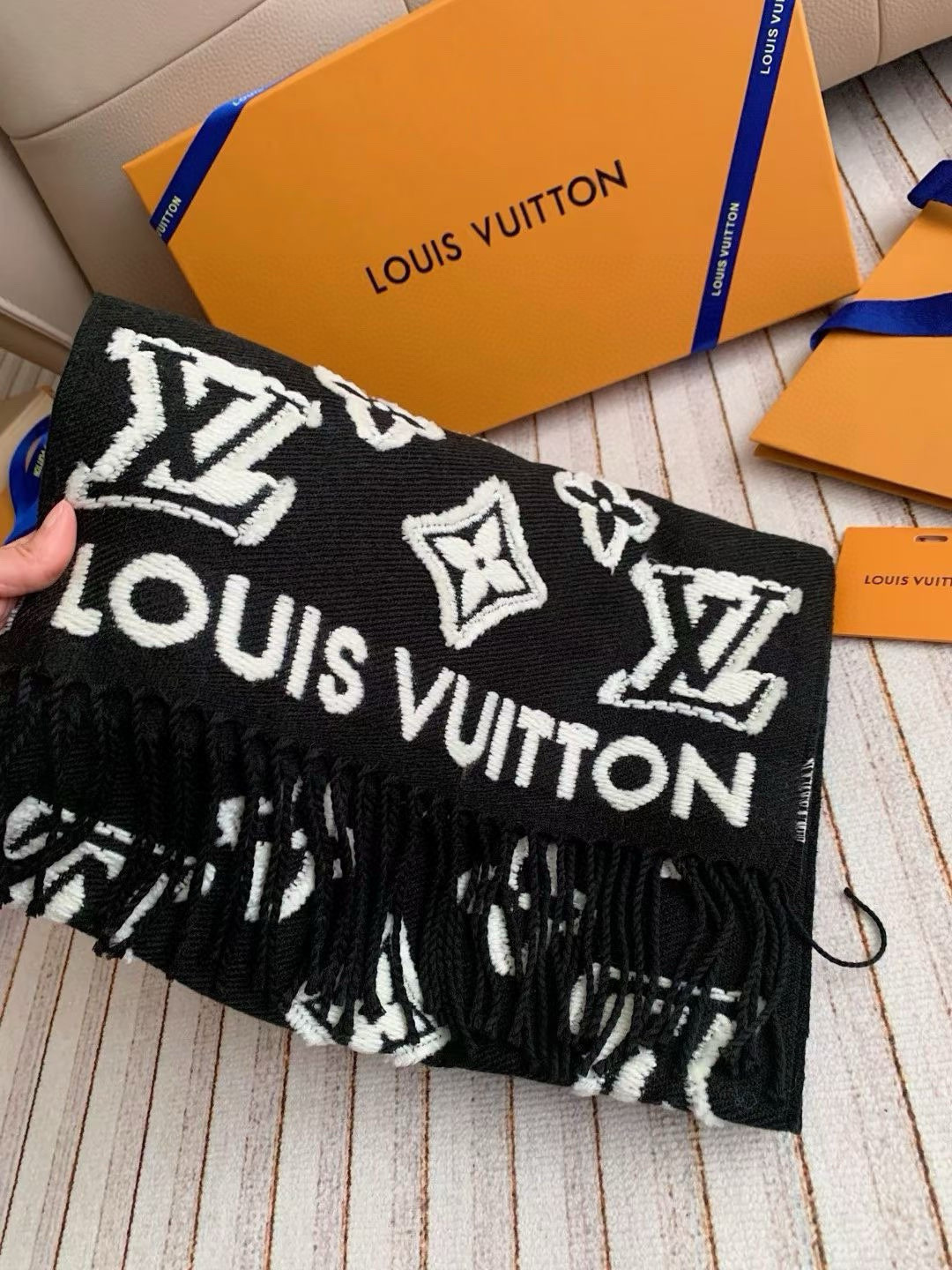l0vis Vvtt0n scarf 34x220cm