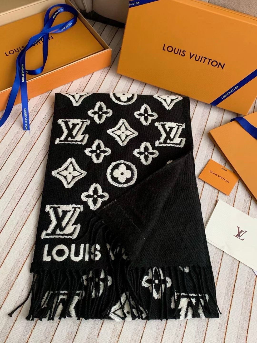 l0vis Vvtt0n scarf 34x220cm