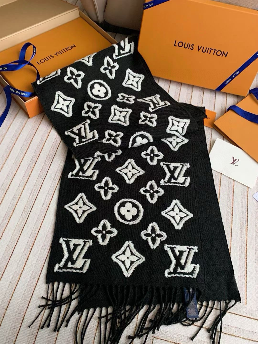 l0vis Vvtt0n scarf 34x220cm